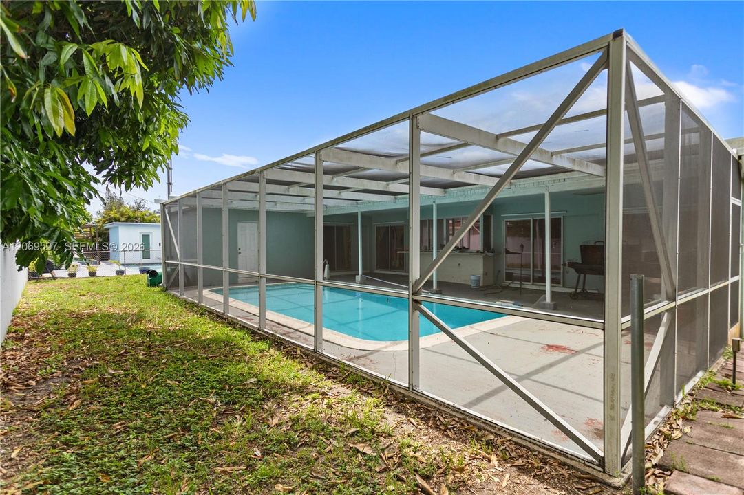 For Sale: $539,000 (4 beds, 2 baths, 1642 Square Feet)