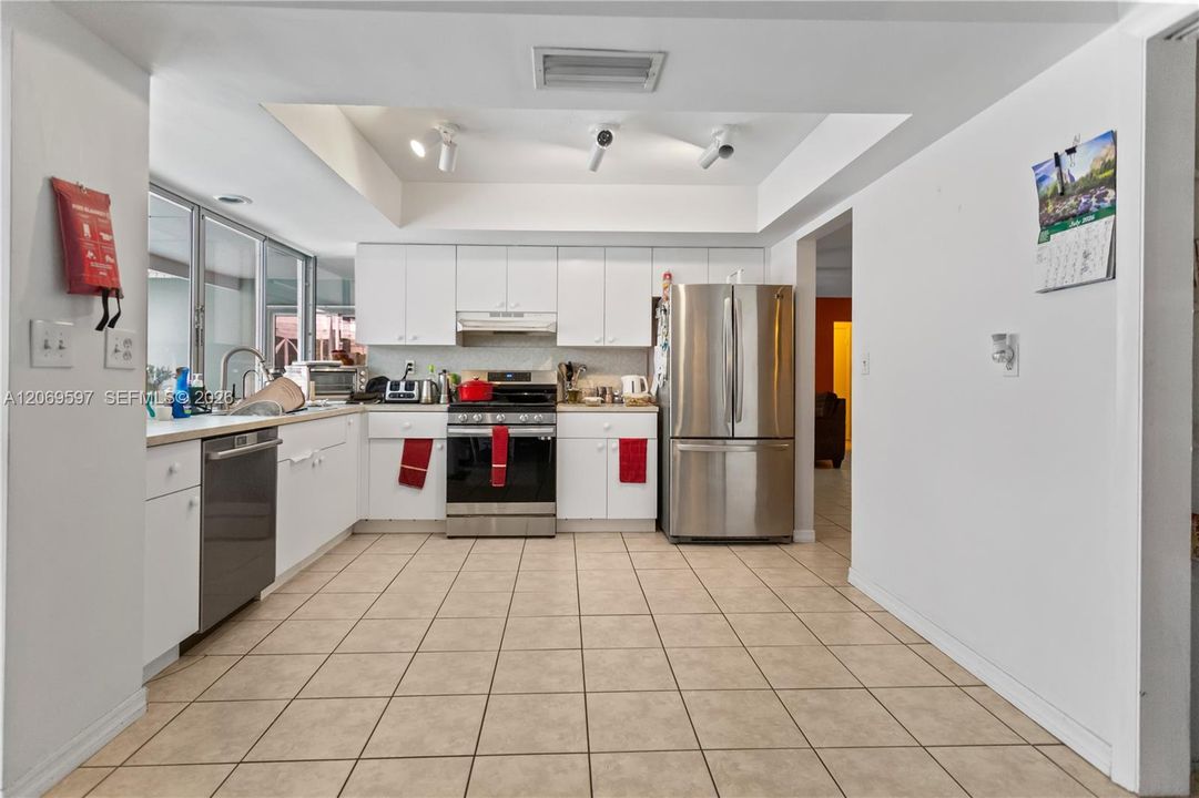 For Sale: $539,000 (4 beds, 2 baths, 1642 Square Feet)