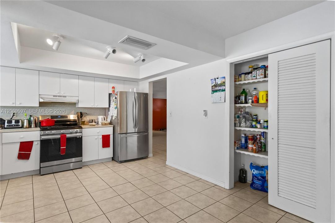 For Sale: $539,000 (4 beds, 2 baths, 1642 Square Feet)