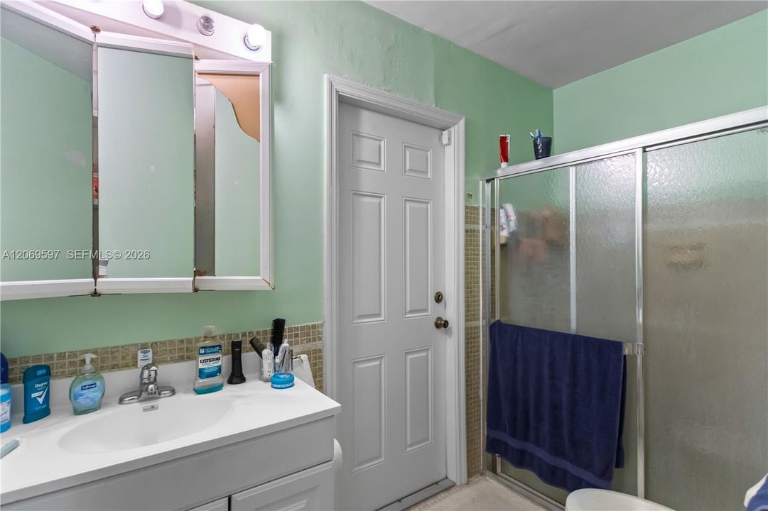 For Sale: $539,000 (4 beds, 2 baths, 1642 Square Feet)