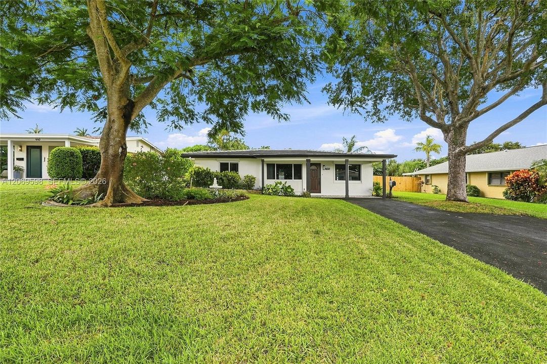 For Sale: $874,000 (4 beds, 2 baths, 1560 Square Feet)