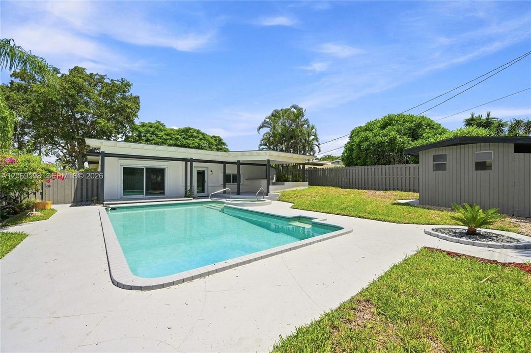 For Sale: $874,000 (4 beds, 2 baths, 1560 Square Feet)