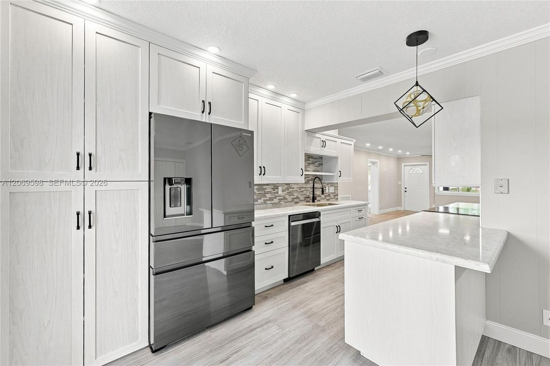 For Sale: $874,000 (4 beds, 2 baths, 1560 Square Feet)