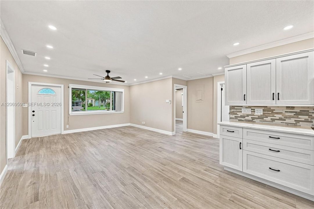 For Sale: $874,000 (4 beds, 2 baths, 1560 Square Feet)