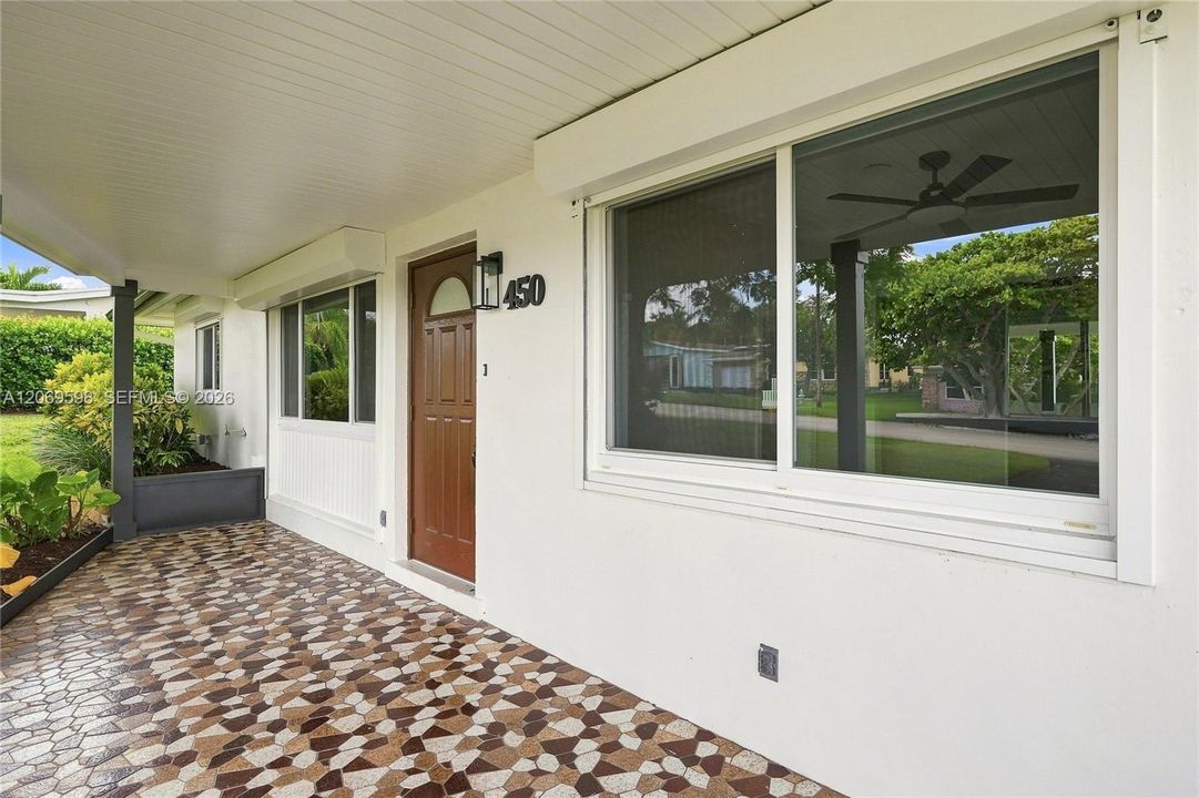 For Sale: $874,000 (4 beds, 2 baths, 1560 Square Feet)