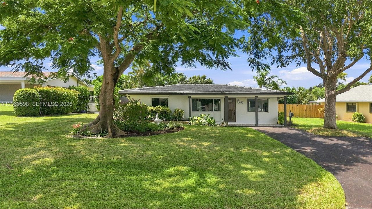 For Sale: $874,000 (4 beds, 2 baths, 1560 Square Feet)