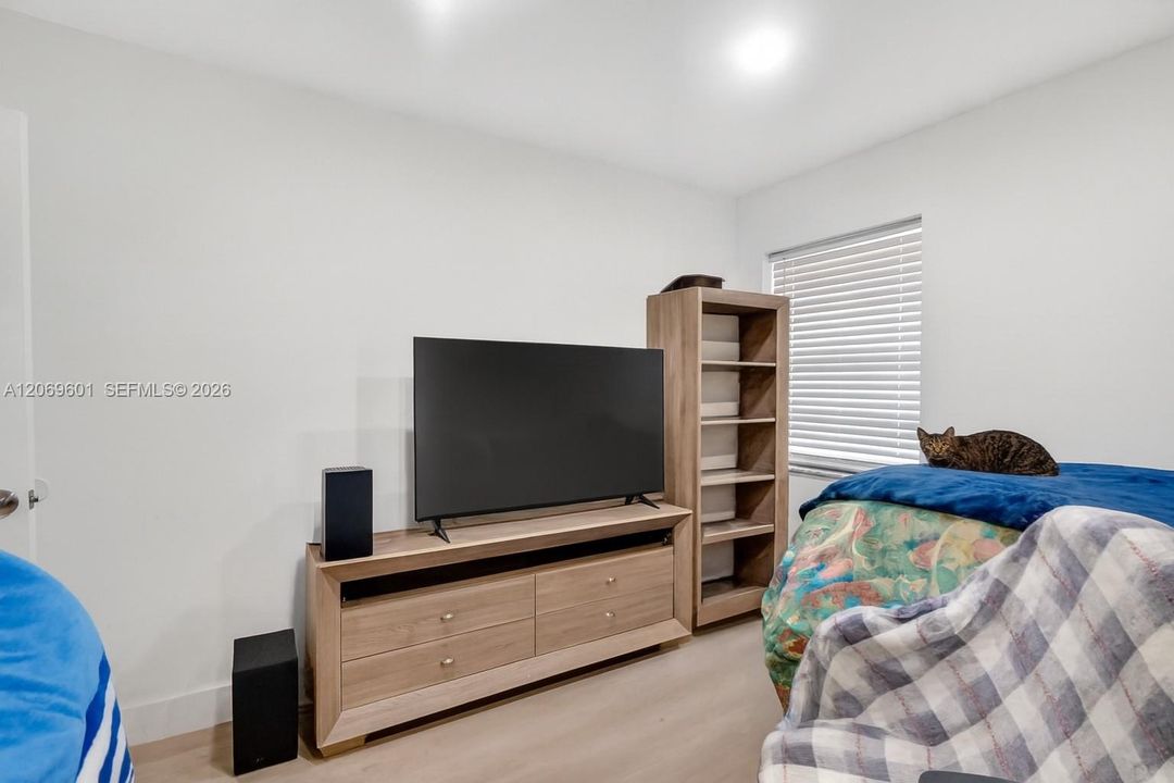 For Sale: $690,000 (3 beds, 2 baths, 1357 Square Feet)