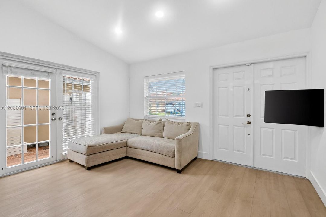 For Sale: $690,000 (3 beds, 2 baths, 1357 Square Feet)