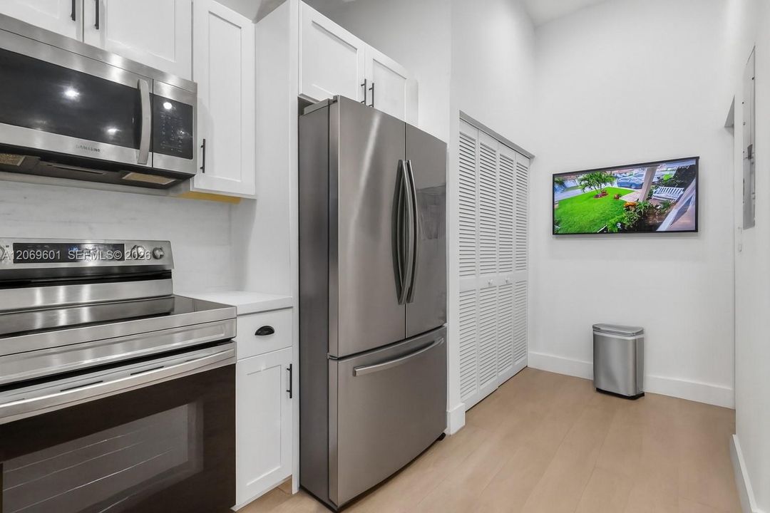 For Sale: $690,000 (3 beds, 2 baths, 1357 Square Feet)
