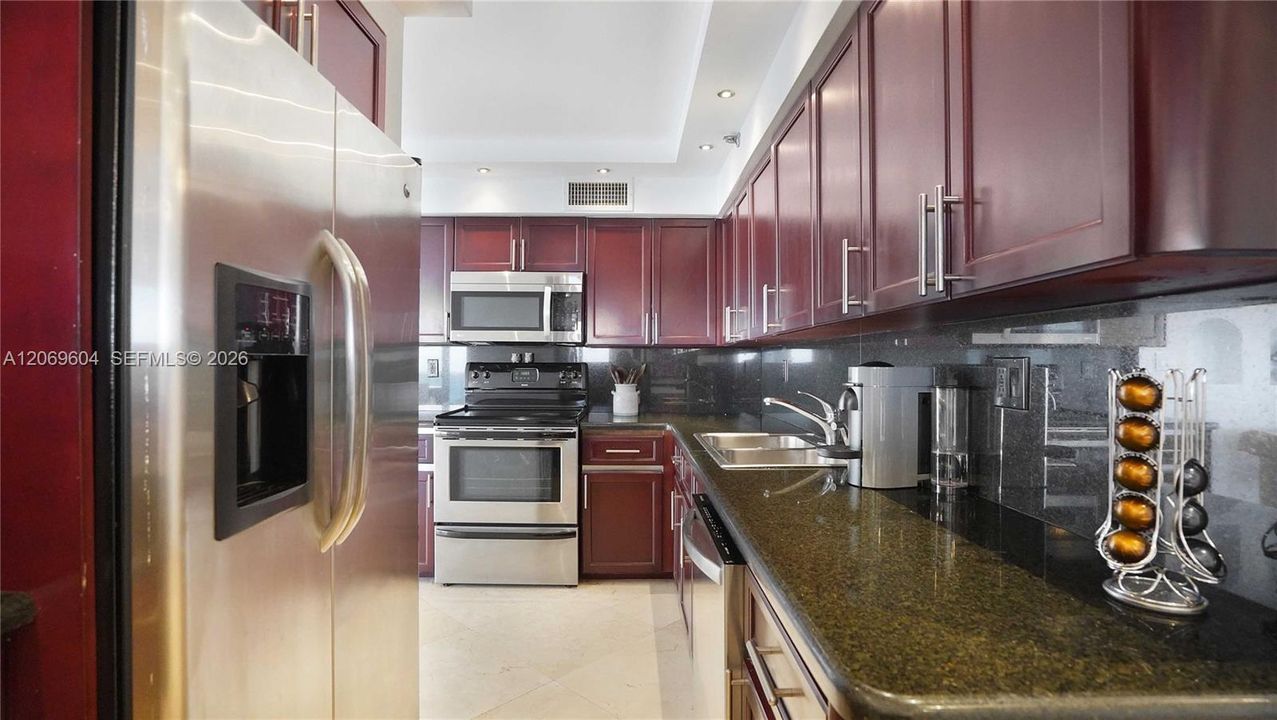 For Rent: $7,500 (2 beds, 2 baths, 1980 Square Feet)