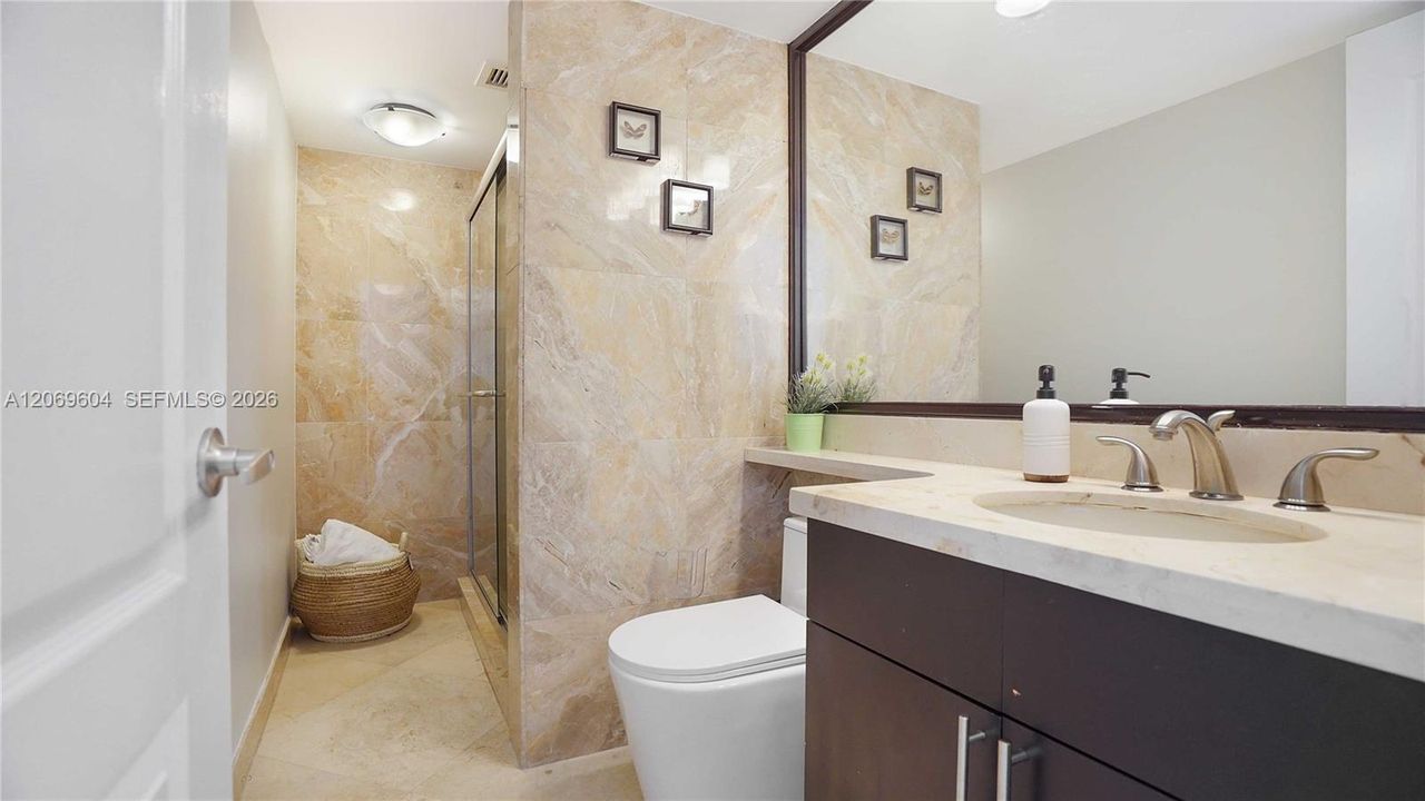For Rent: $7,500 (2 beds, 2 baths, 1980 Square Feet)