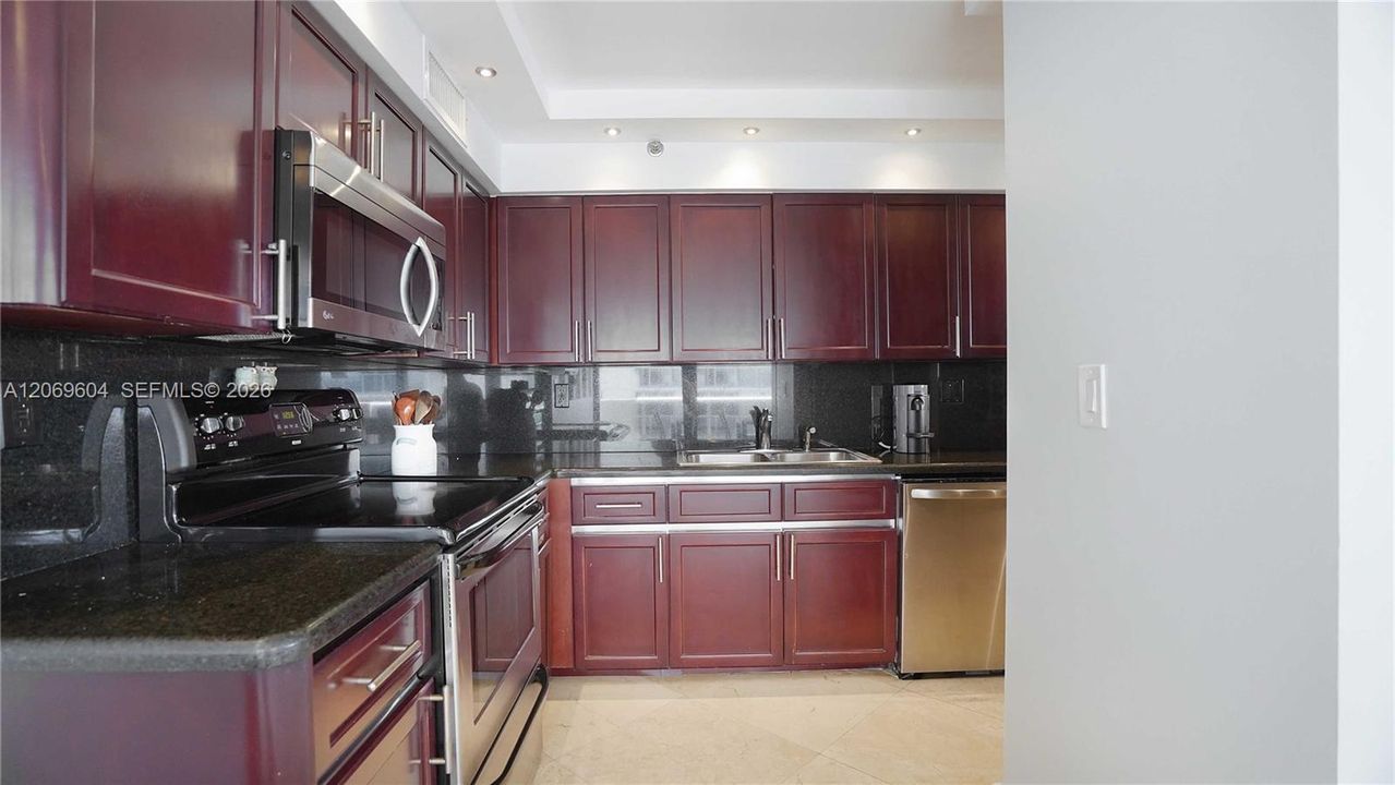 For Rent: $7,500 (2 beds, 2 baths, 1980 Square Feet)