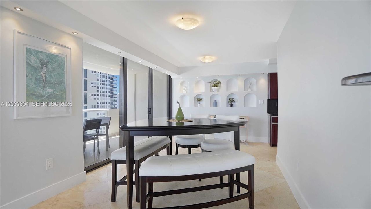 For Rent: $7,500 (2 beds, 2 baths, 1980 Square Feet)