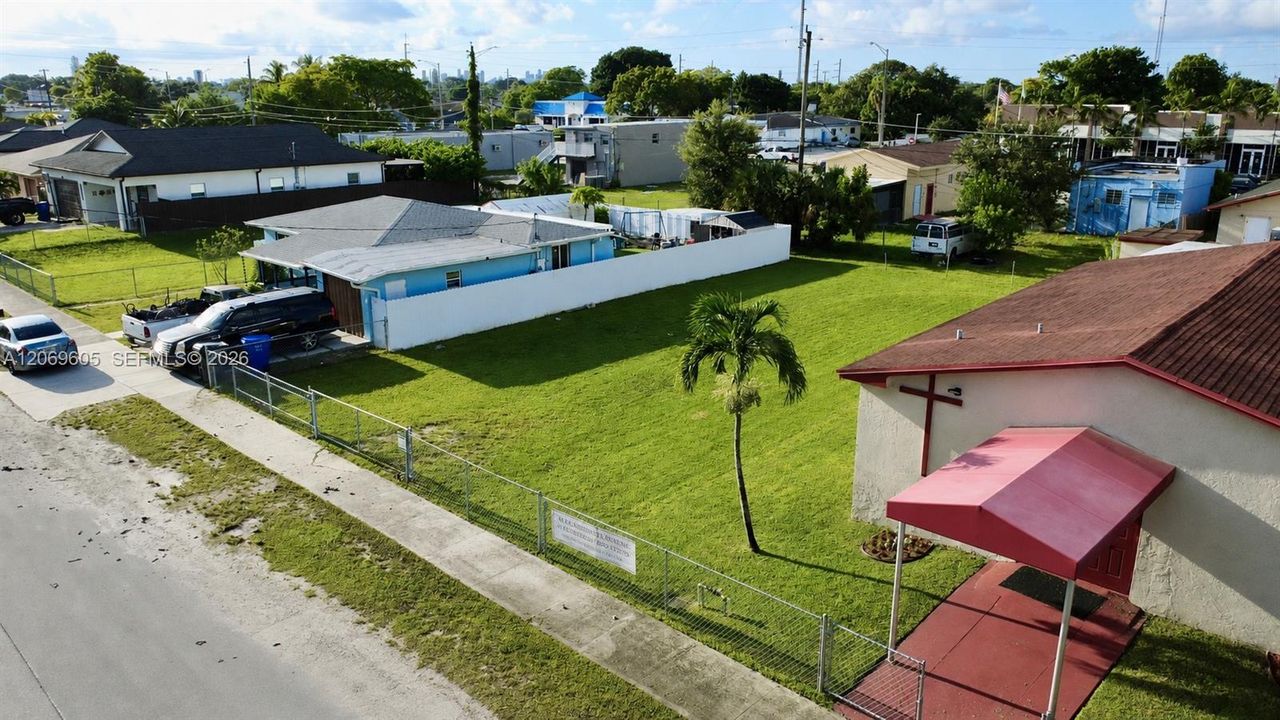 待售: $175,000 (0.11 acres)