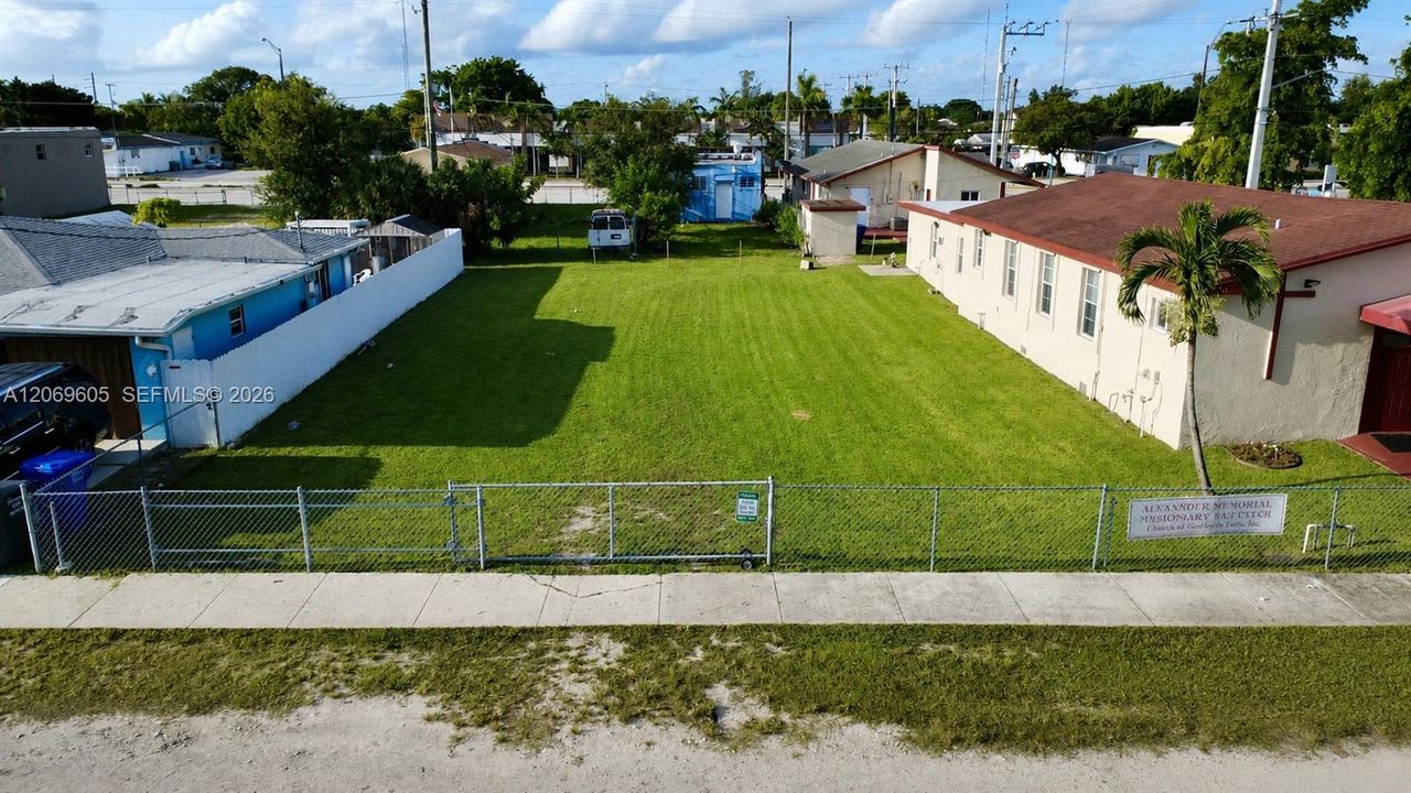 待售: $175,000 (0.11 acres)