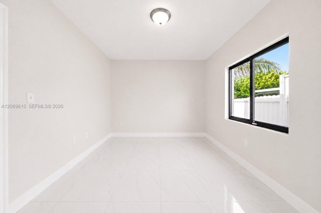В аренду: $3,000 (3 спален, 2 ванн, 1110 Квадратных фут)