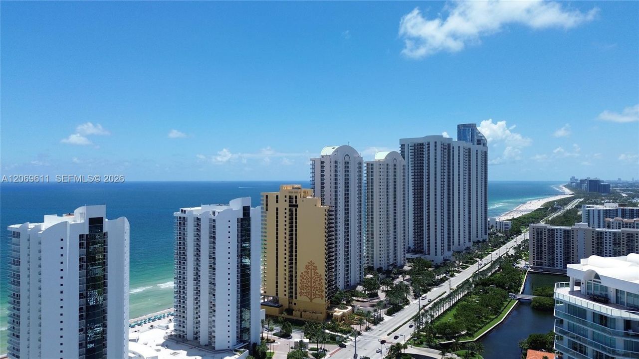 For Rent: $9,100 (4 beds, 4 baths, 2914 Square Feet)