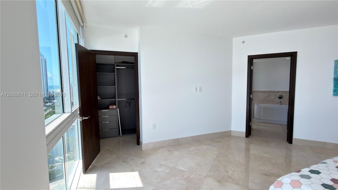 For Rent: $9,100 (4 beds, 4 baths, 2914 Square Feet)