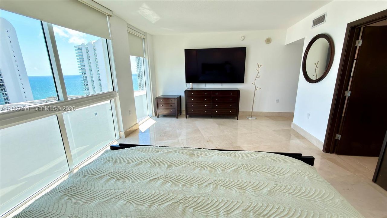 For Rent: $9,100 (4 beds, 4 baths, 2914 Square Feet)