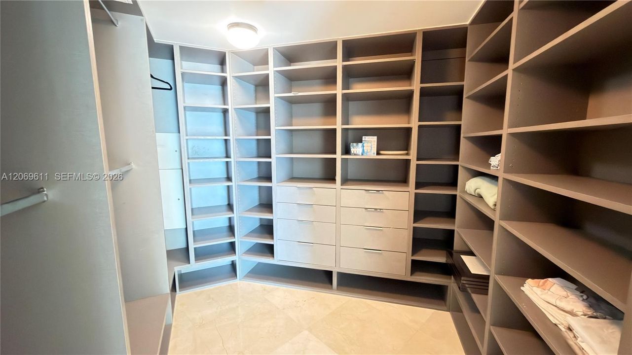 For Rent: $9,100 (4 beds, 4 baths, 2914 Square Feet)