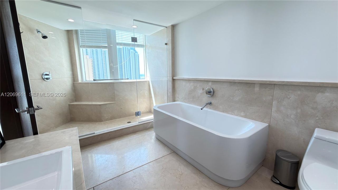 For Rent: $9,100 (4 beds, 4 baths, 2914 Square Feet)