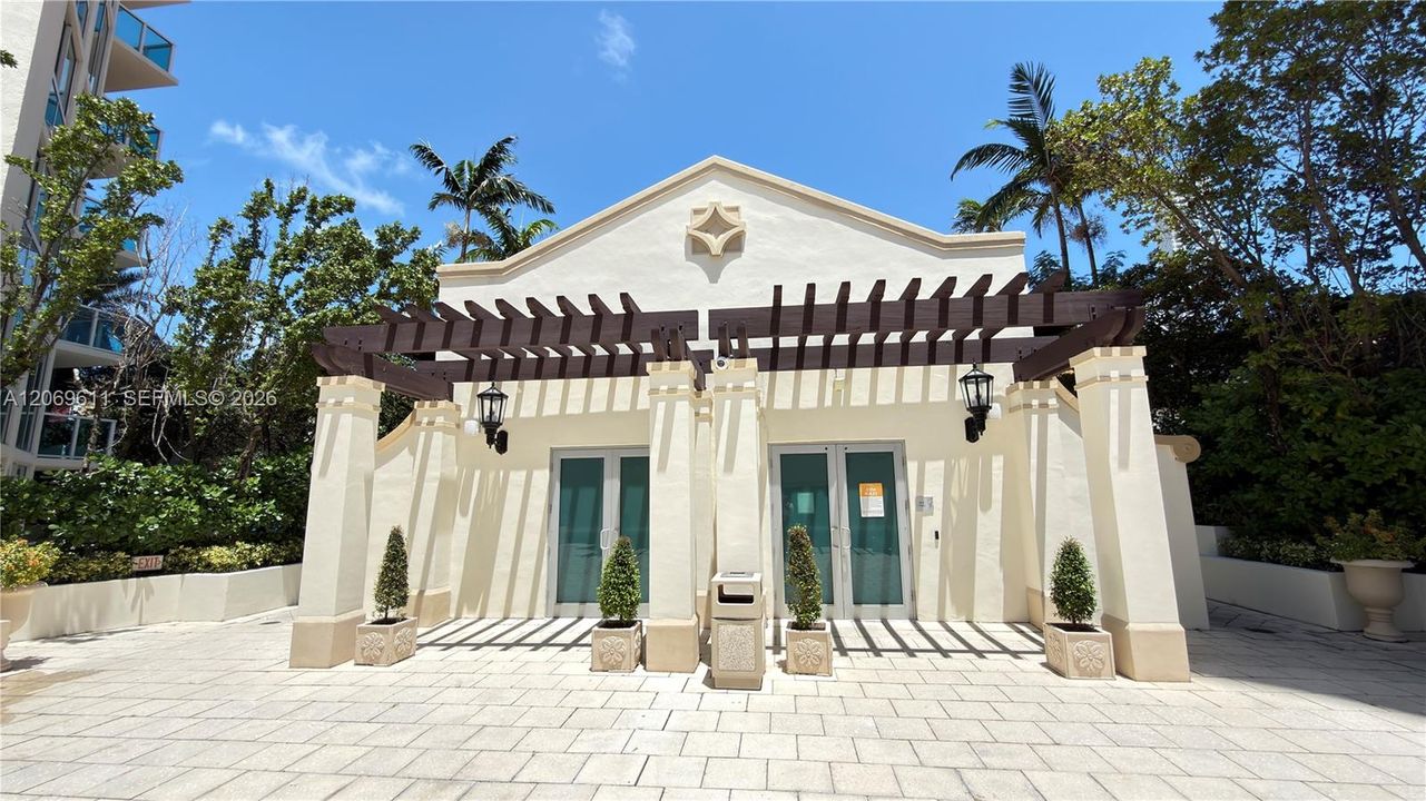 For Rent: $9,100 (4 beds, 4 baths, 2914 Square Feet)