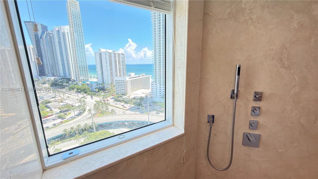 For Rent: $9,100 (4 beds, 4 baths, 2914 Square Feet)