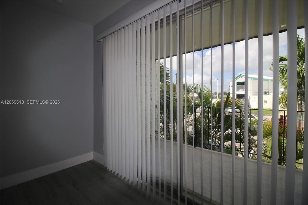 For Sale: $274,900 (2 beds, 2 baths, 777 Square Feet)