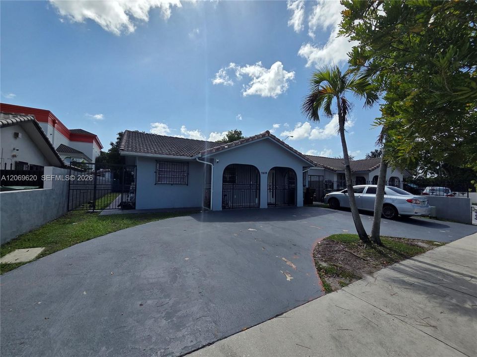 For Sale: $650,000 (3 beds, 2 baths, 1316 Square Feet)