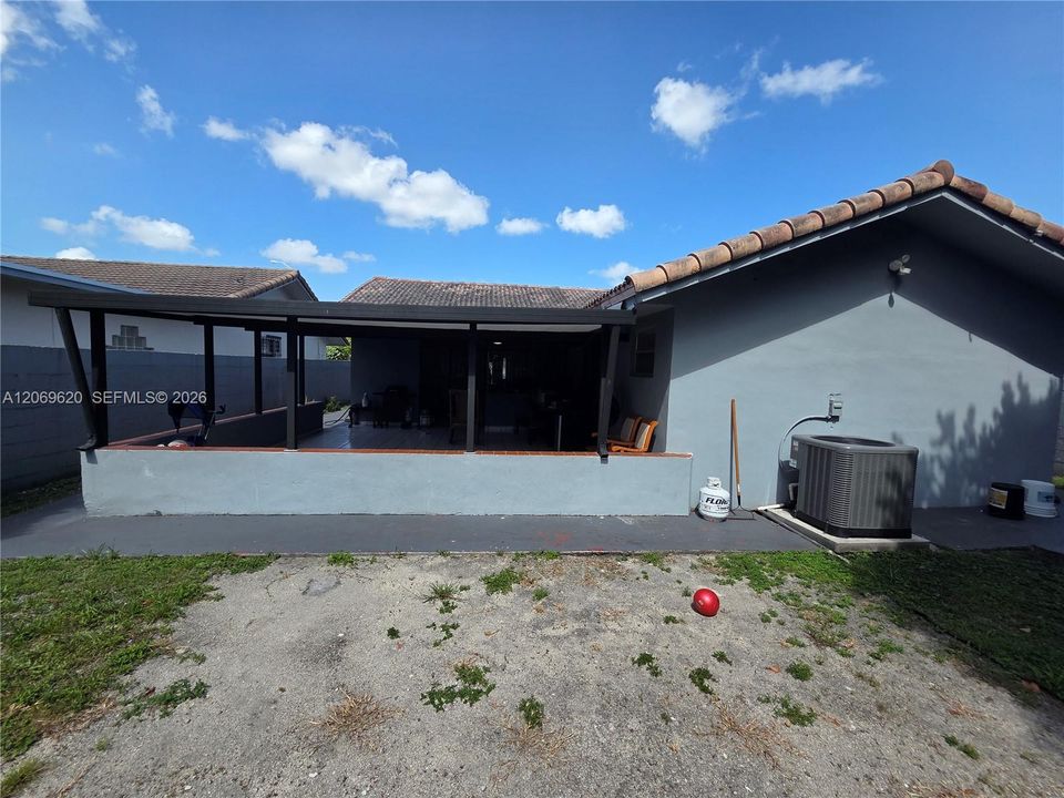 For Sale: $650,000 (3 beds, 2 baths, 1316 Square Feet)