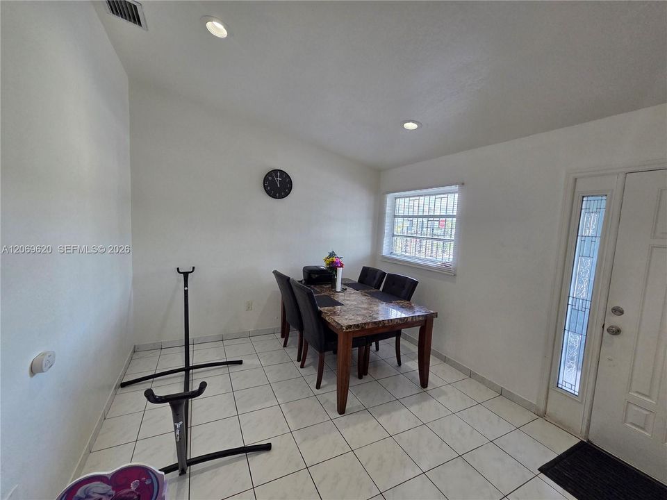 For Sale: $650,000 (3 beds, 2 baths, 1316 Square Feet)