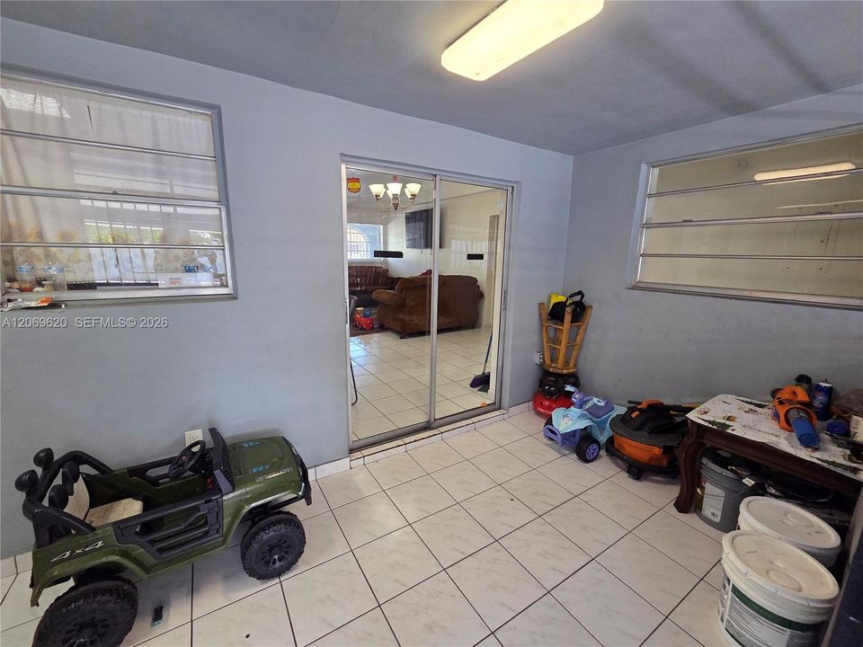 For Sale: $650,000 (3 beds, 2 baths, 1316 Square Feet)