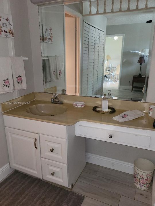 В аренду: $1,625 (2 спален, 2 ванн, 812 Квадратных фут)