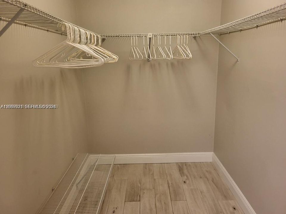 В аренду: $1,625 (2 спален, 2 ванн, 812 Квадратных фут)