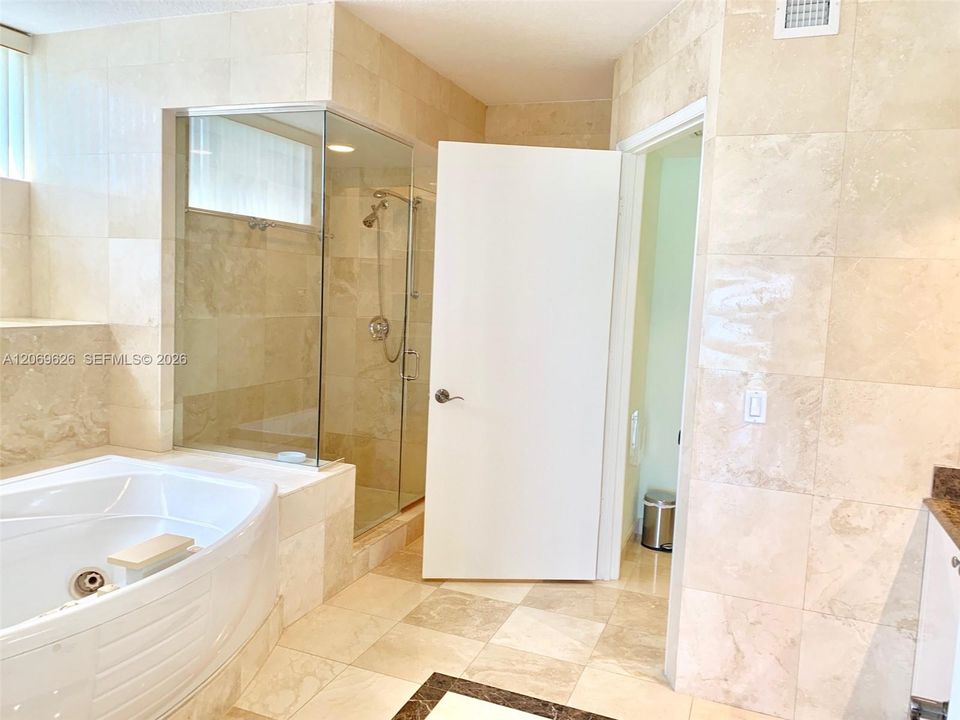 For Sale: $2,100,000 (3 beds, 3 baths, 1840 Square Feet)