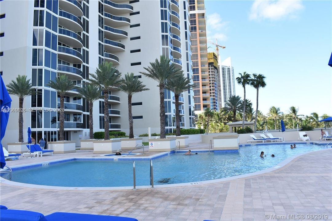 For Sale: $2,100,000 (3 beds, 3 baths, 1840 Square Feet)