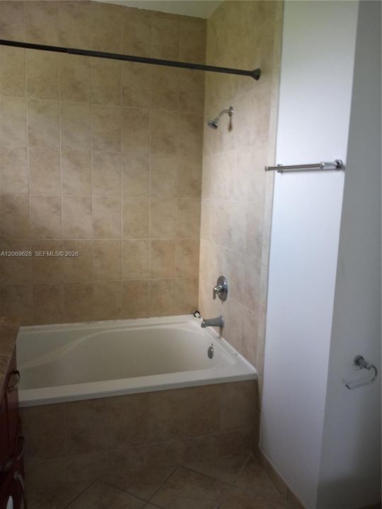 В аренду: $2,400 (2 спален, 2 ванн, 1150 Квадратных фут)