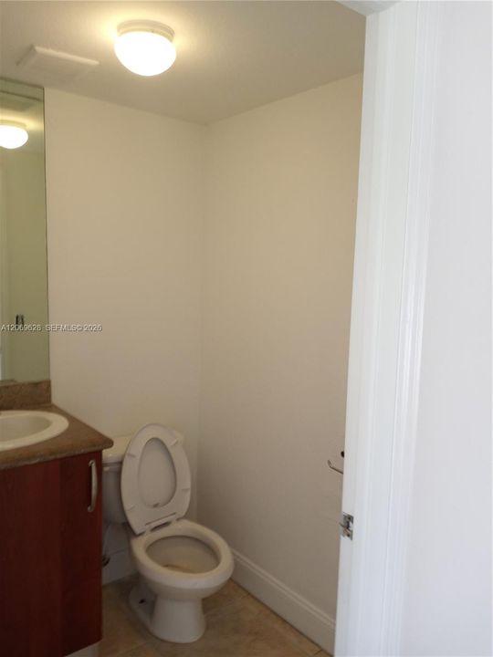 В аренду: $2,400 (2 спален, 2 ванн, 1150 Квадратных фут)