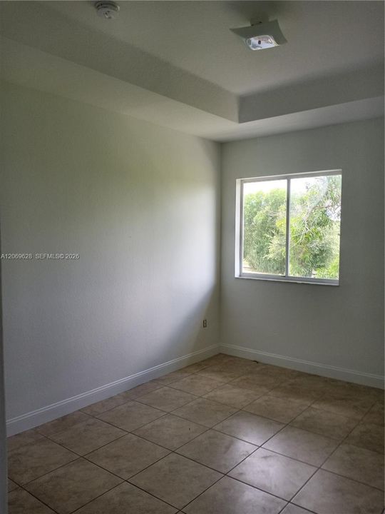 В аренду: $2,400 (2 спален, 2 ванн, 1150 Квадратных фут)