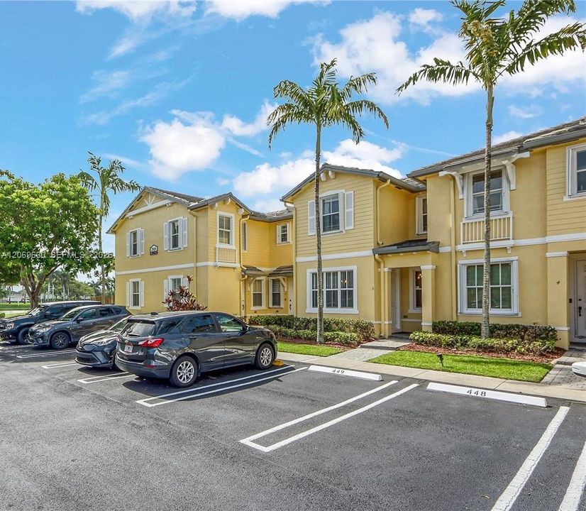 For Sale: $260,000 (3 beds, 2 baths, 1325 Square Feet)