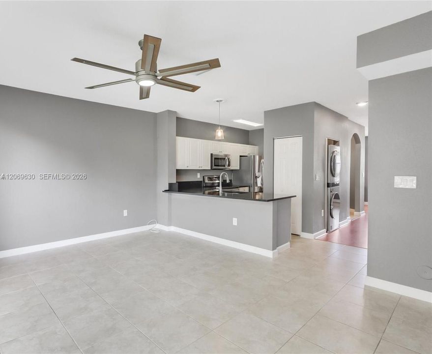 For Sale: $260,000 (3 beds, 2 baths, 1325 Square Feet)