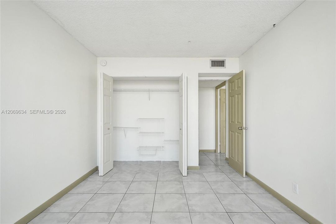 For Sale: $130,000 (2 beds, 2 baths, 1112 Square Feet)