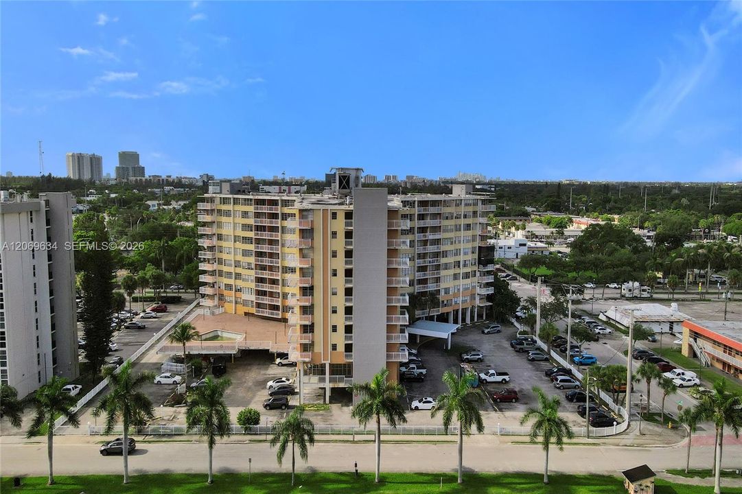 For Sale: $130,000 (2 beds, 2 baths, 1112 Square Feet)