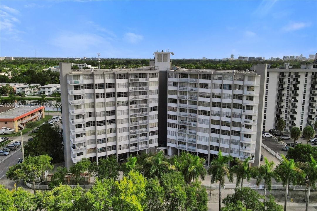 For Sale: $130,000 (2 beds, 2 baths, 1112 Square Feet)