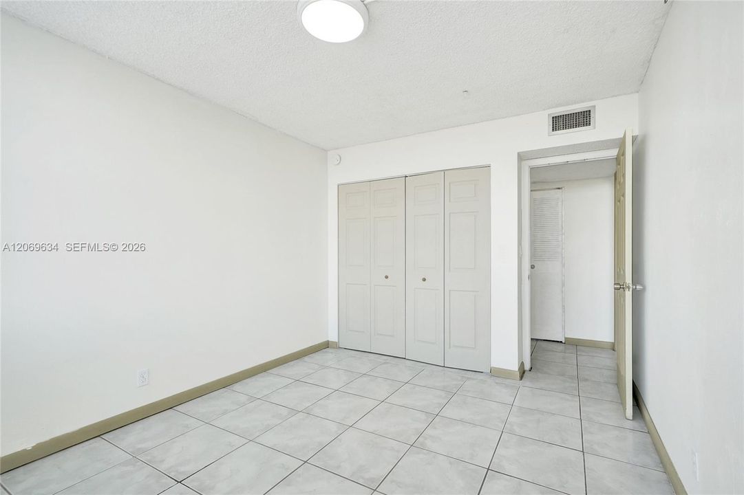 For Sale: $130,000 (2 beds, 2 baths, 1112 Square Feet)