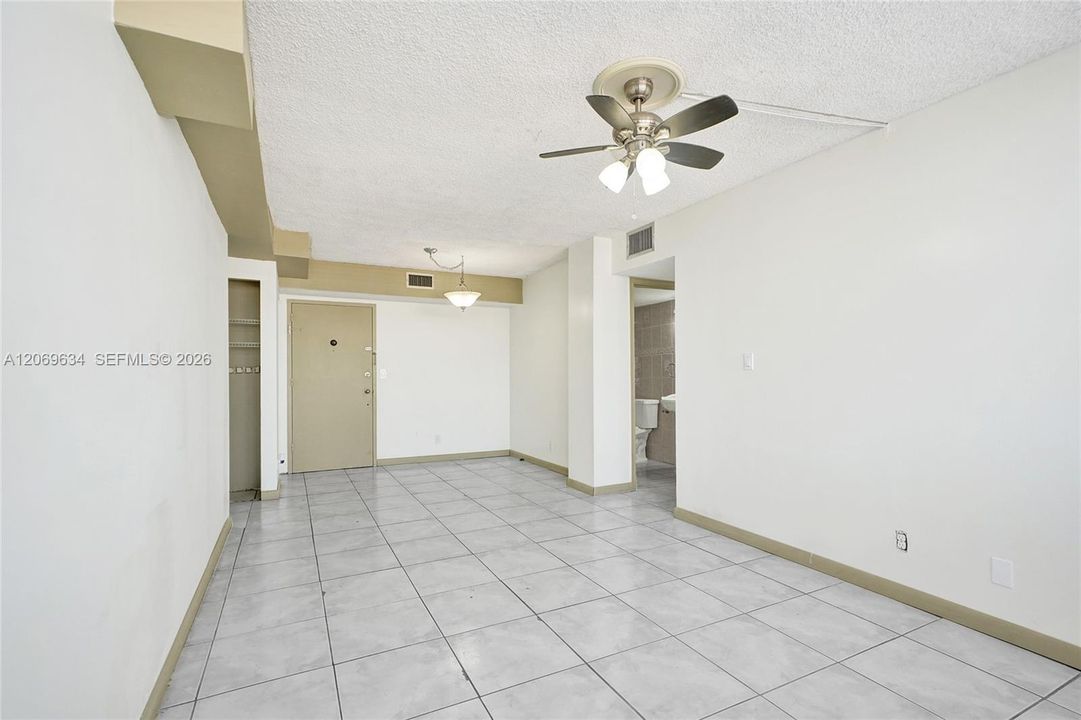 For Sale: $130,000 (2 beds, 2 baths, 1112 Square Feet)
