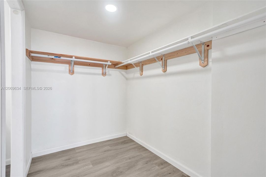 For Sale: $130,000 (2 beds, 2 baths, 1112 Square Feet)