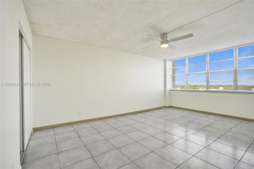 For Sale: $130,000 (2 beds, 2 baths, 1112 Square Feet)