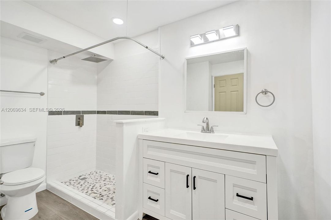 For Sale: $130,000 (2 beds, 2 baths, 1112 Square Feet)