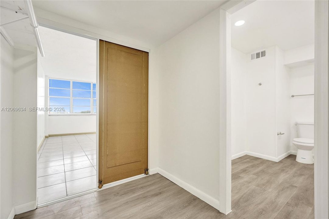 For Sale: $130,000 (2 beds, 2 baths, 1112 Square Feet)